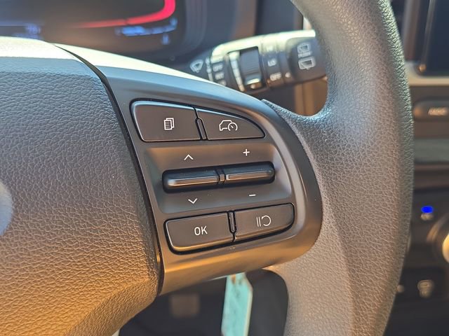 Used 2023 Hyundai Venue SE image 31