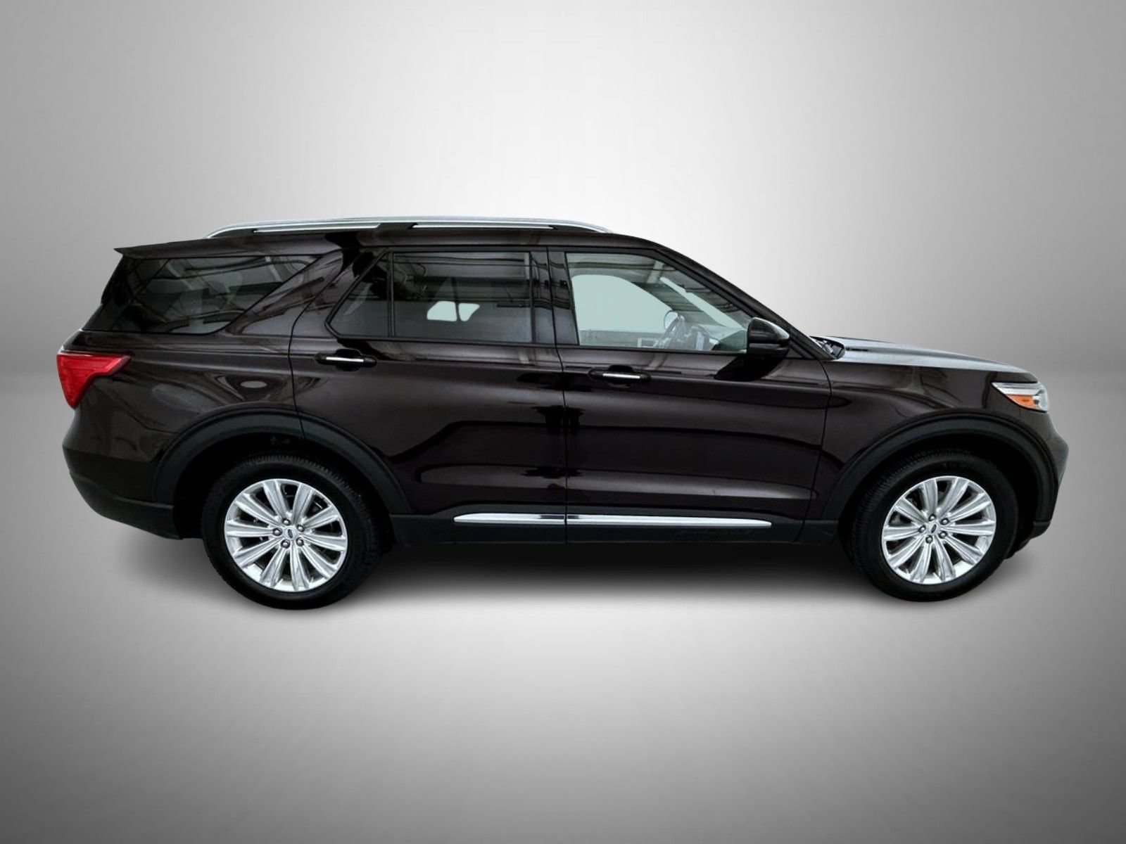 Used 2023 Ford Explorer Limited w/ Equipment Group 301A AWD/4WD image 4