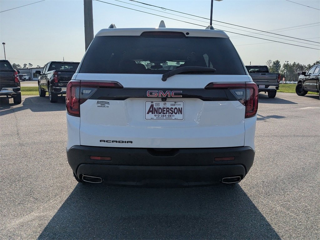 Used 2023 GMC Acadia SLT w/ Elevation Edition image 5