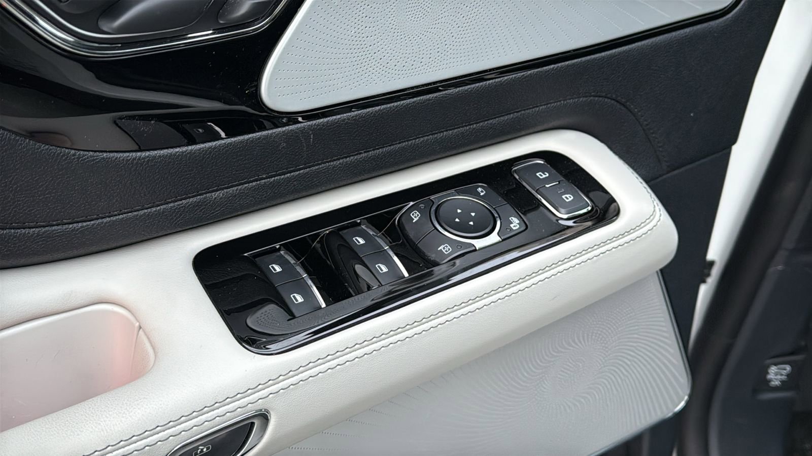 New 2026 Lincoln Aviator Reserve image 21