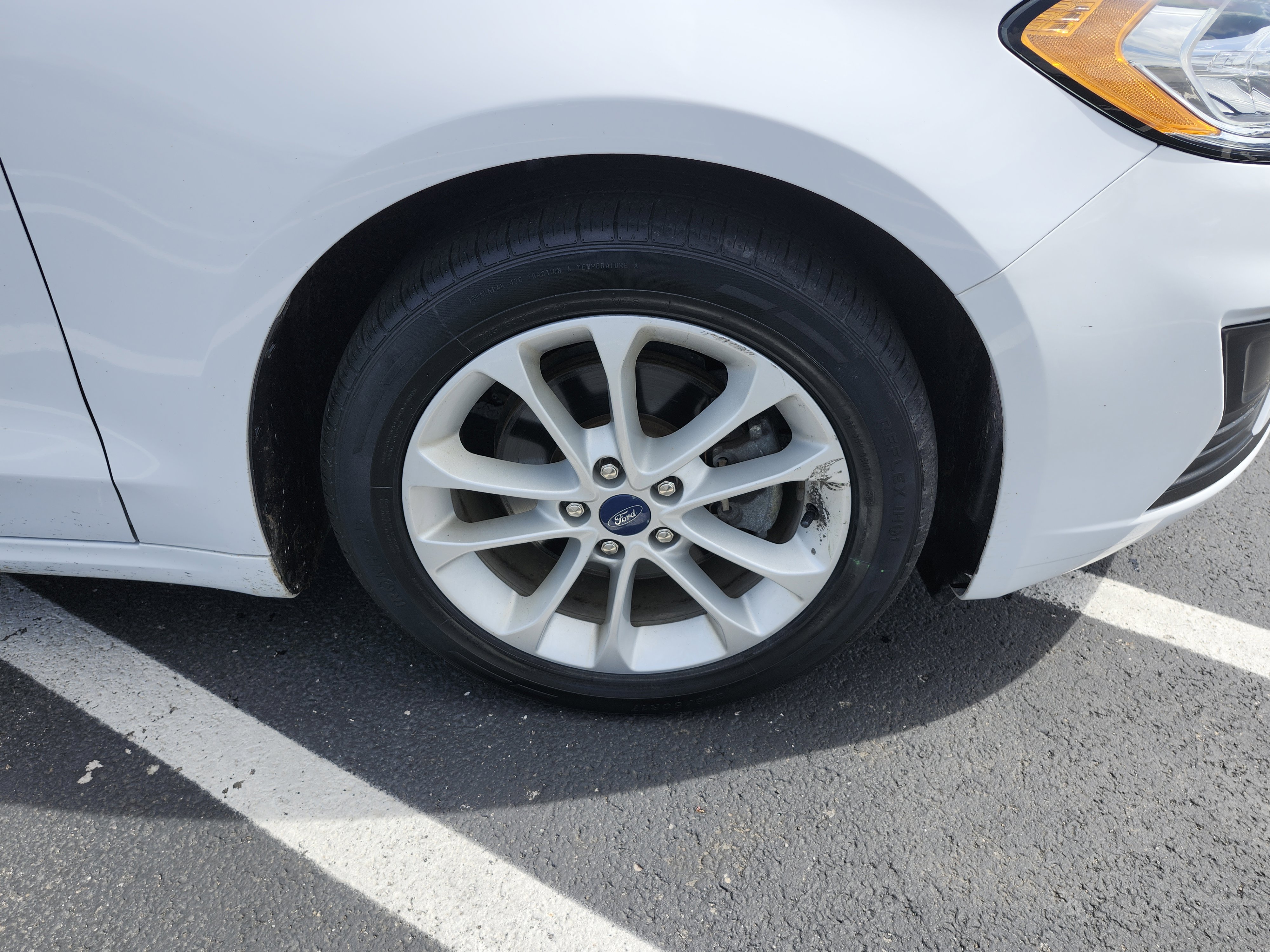 Used 2020 Ford Fusion SE FWD image 11