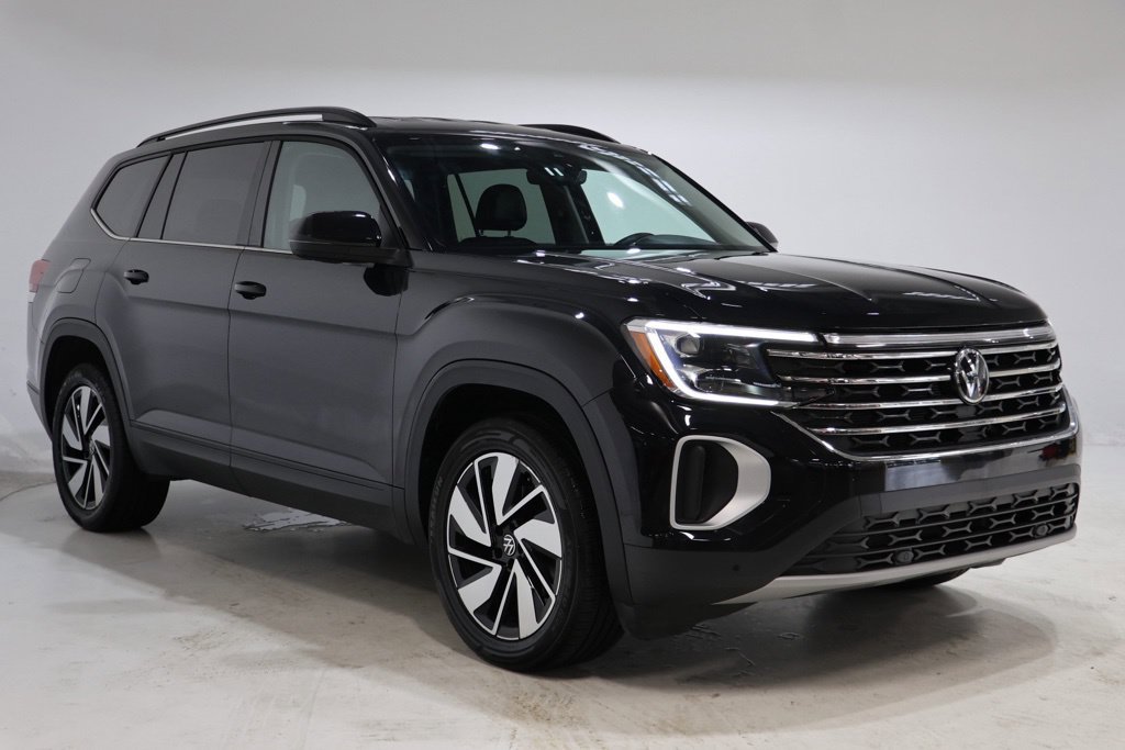 Used 2025 Volkswagen Atlas SE