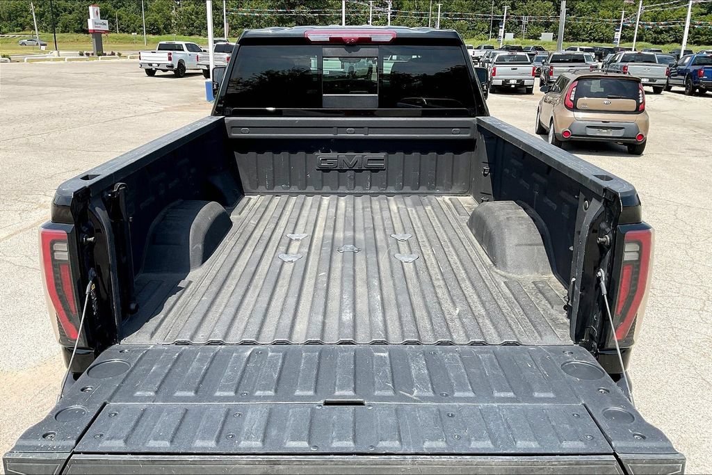 Used 2025 GMC Sierra 2500 AT4 w/ AT4 Premium Plus Package AWD/4WD image 25