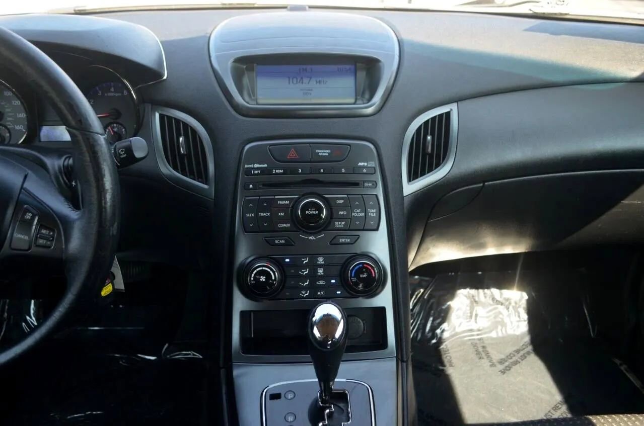 Used 2011 Hyundai Genesis 2.0T image 33