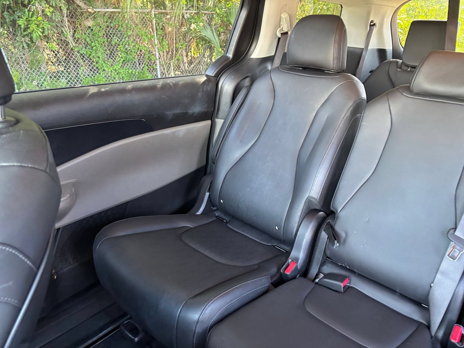 Used 2026 Kia Carnival FWD image 41