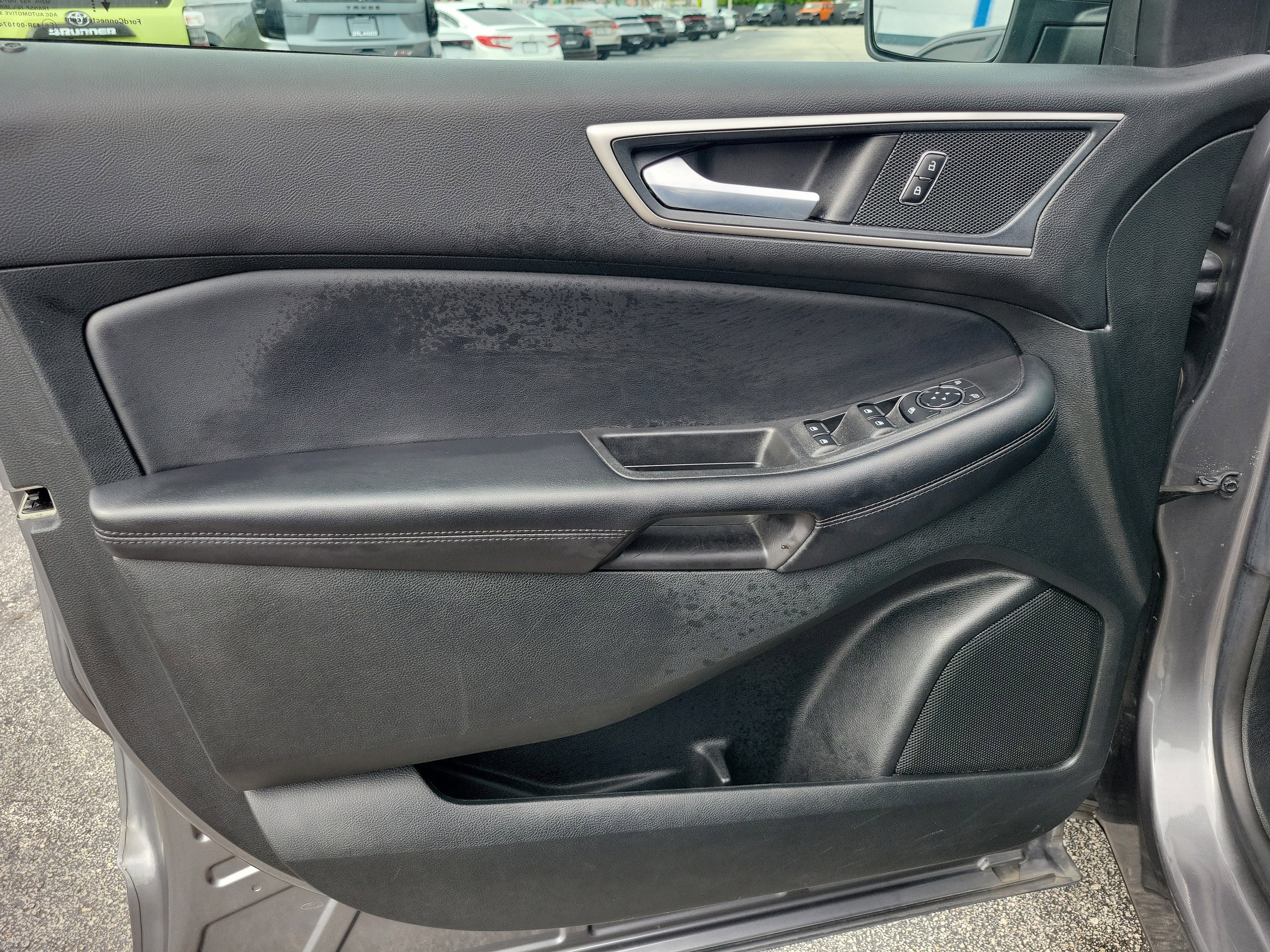 Used 2023 Ford Edge SEL image 16