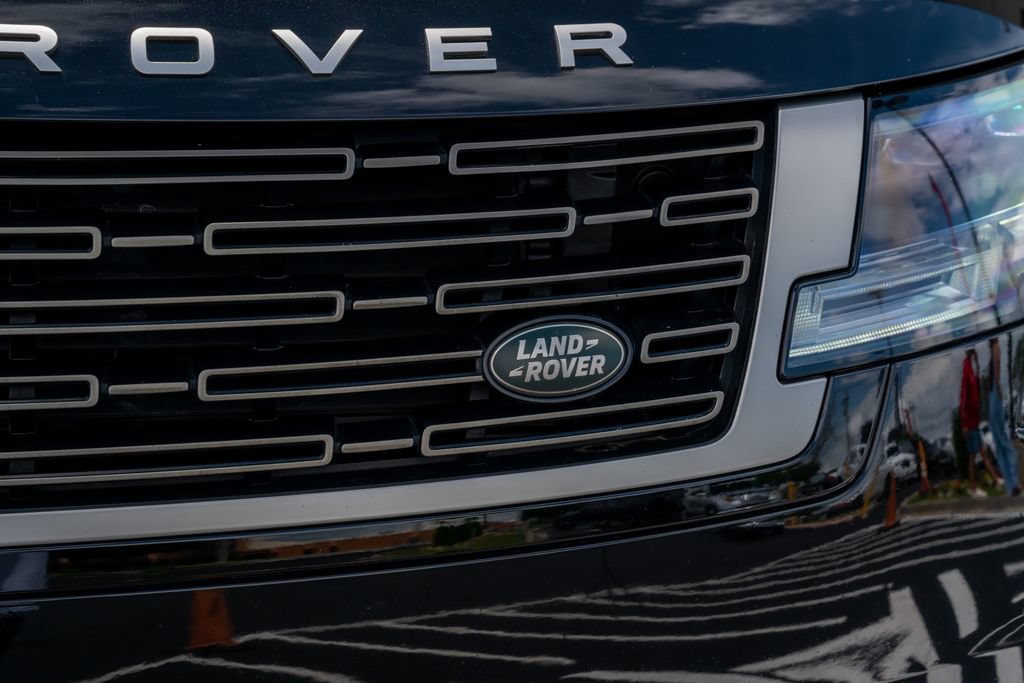 Used 2022 Land Rover Range Rover SE AWD/4WD image 7