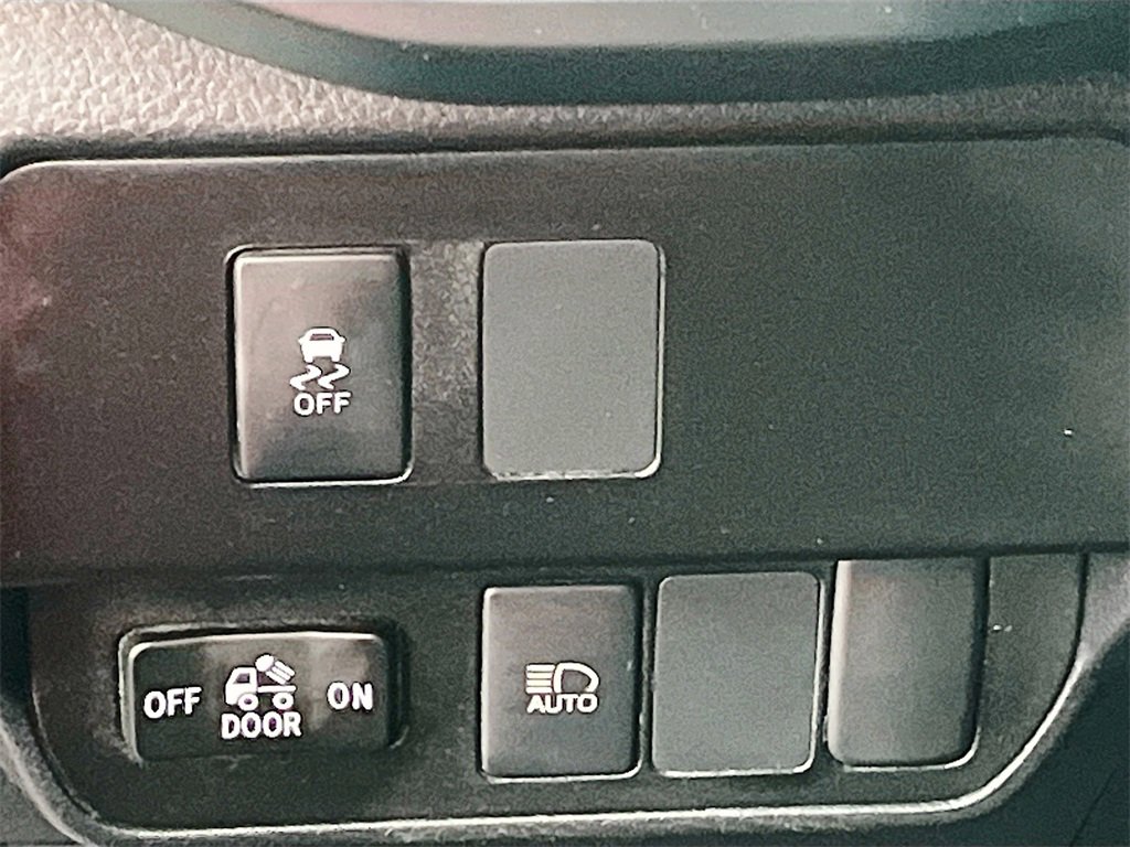 Used 2022 Toyota Tacoma SR image 10