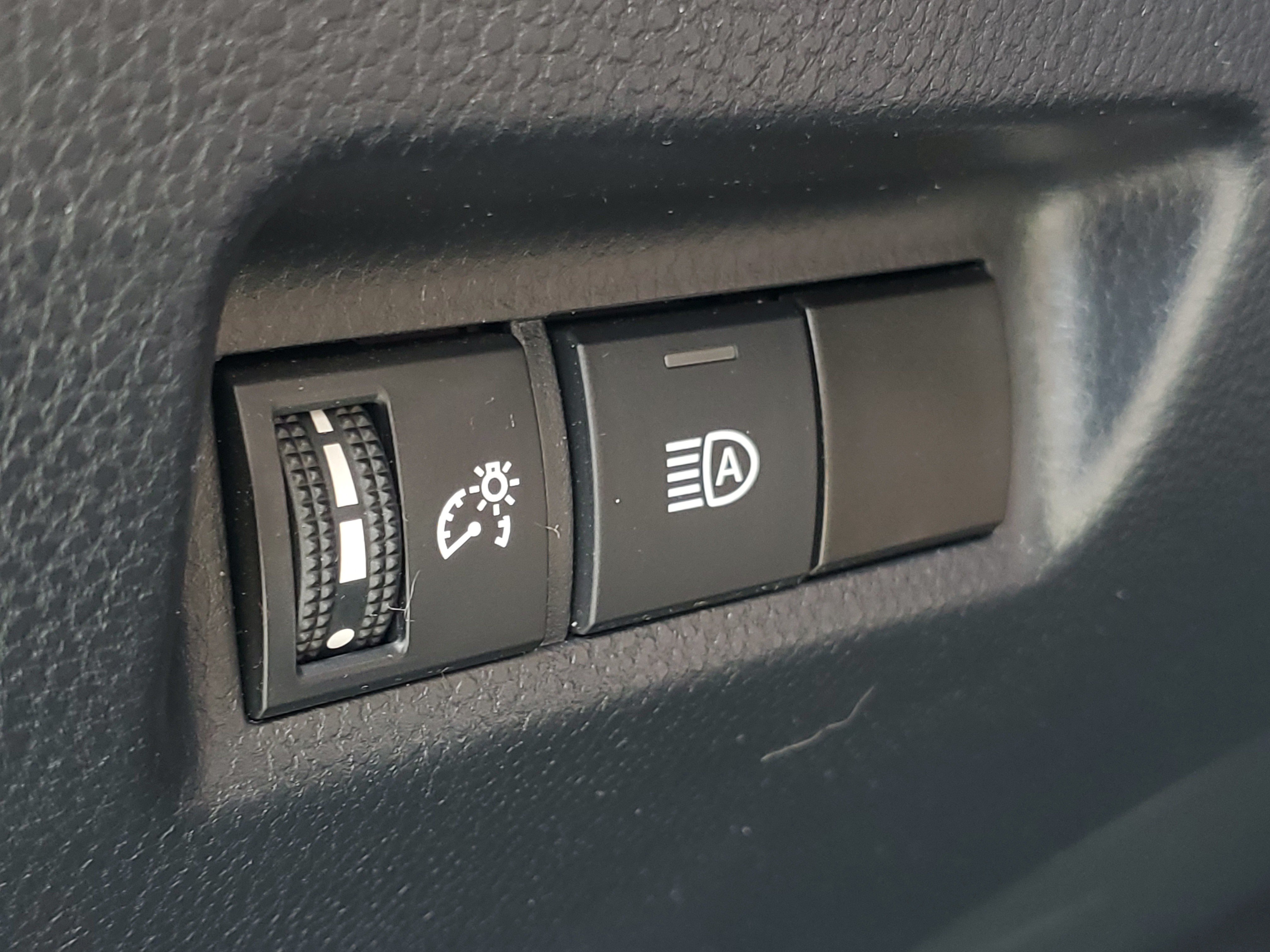 Used 2020 Toyota RAV4 LE w/ All Weather Liner Package AWD/4WD image 19