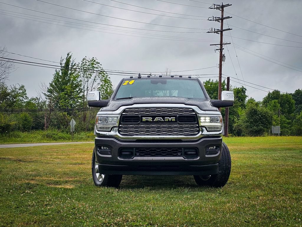 Used 2024 RAM 3500 Limited AWD/4WD image 10