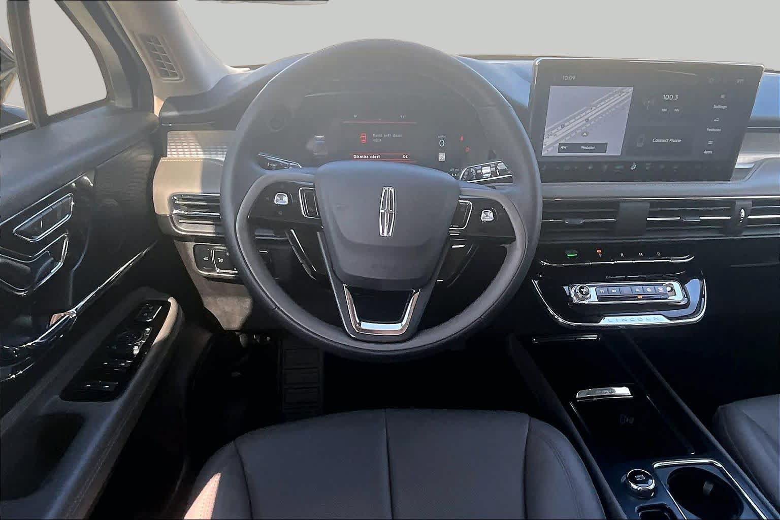 Used 2024 Lincoln Corsair FWD w/ Equipment Group 101A image 5
