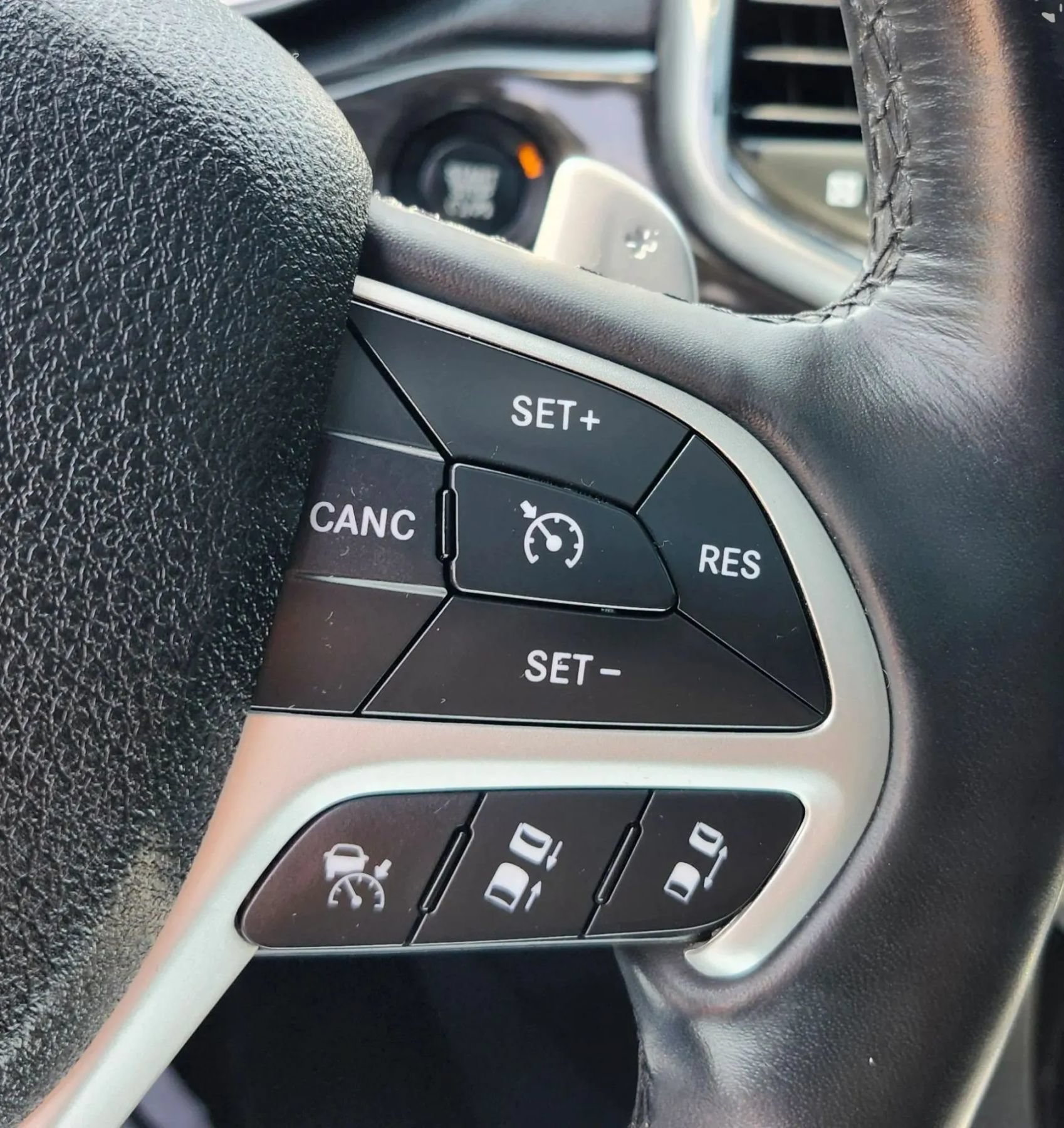 Used 2015 Jeep Grand Cherokee High Altitude AWD/4WD image 32