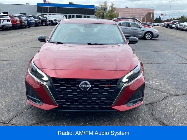 Used 2023 Nissan Altima 2.5 SR AWD/4WD image 2