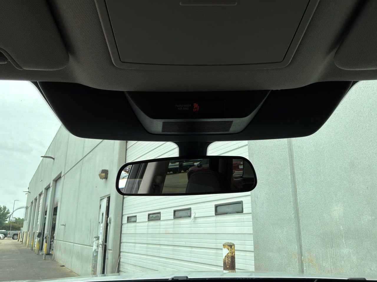 Used 2025 Nissan Pathfinder SV image 19