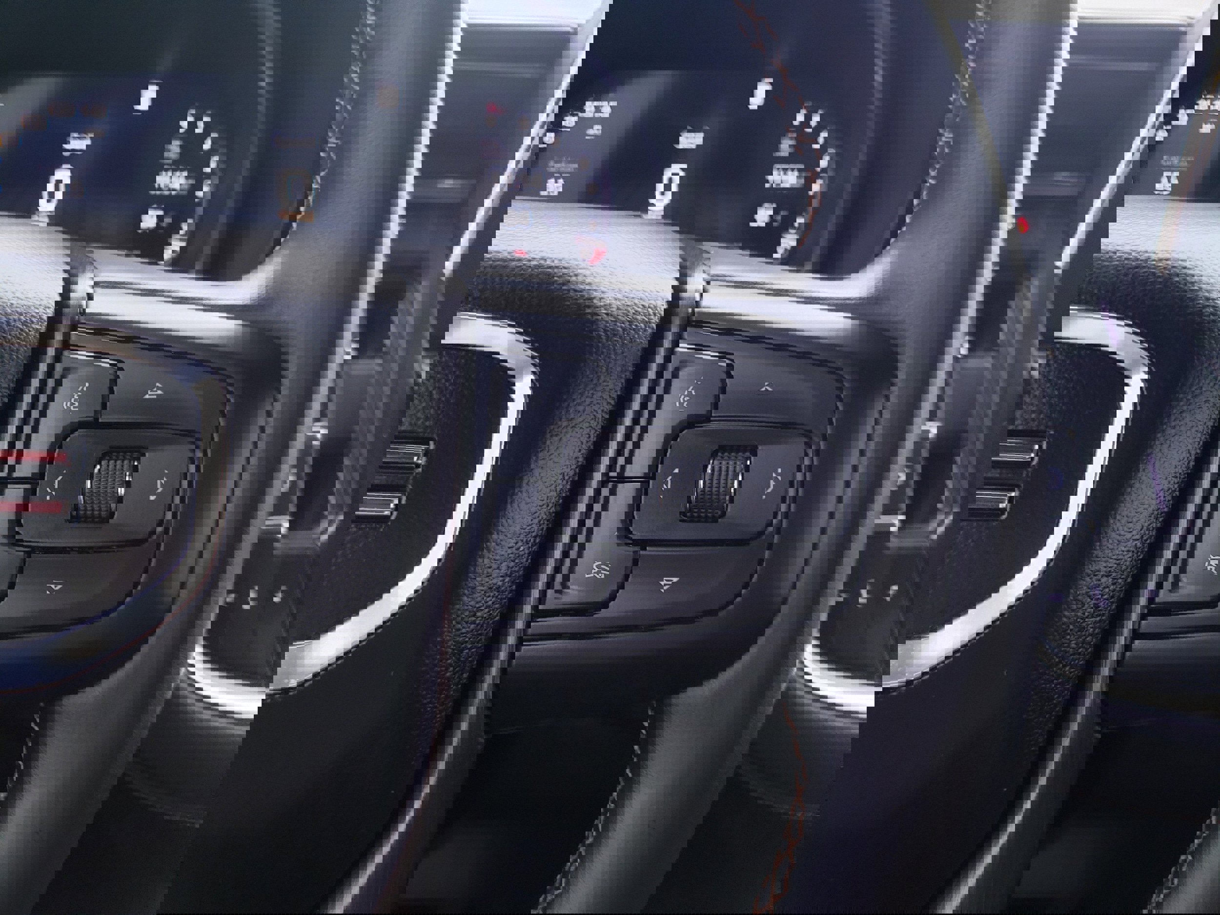 Used 2024 GMC Yukon AT4 w/ Technology Package image 36