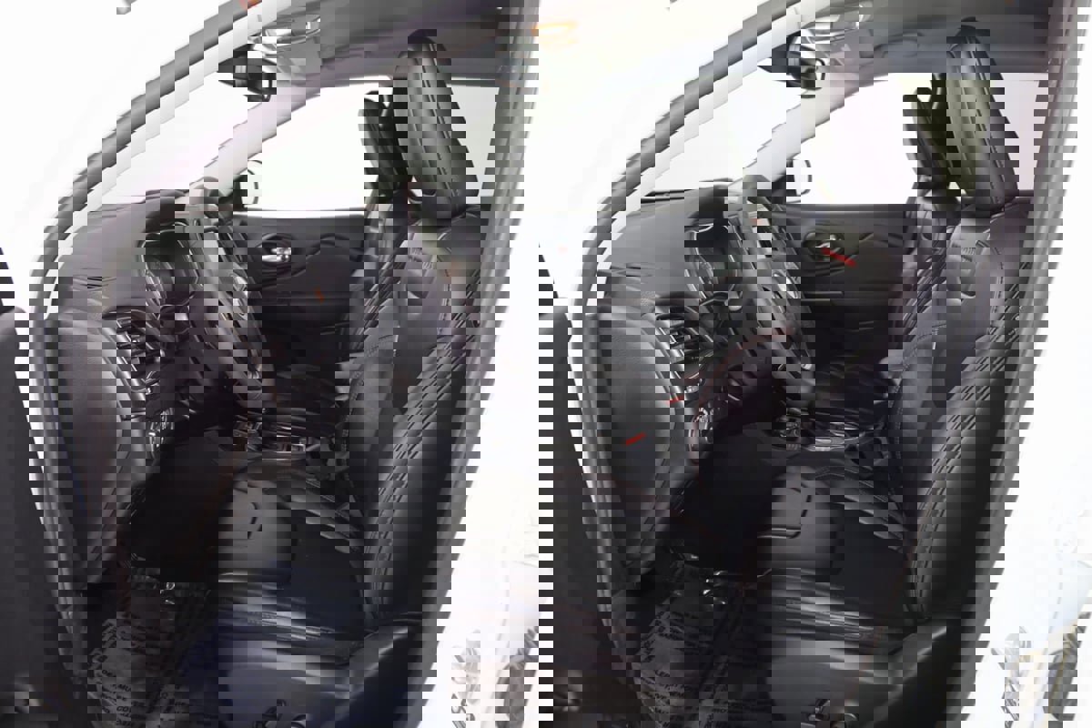 Used 2022 Jeep Cherokee Trailhawk w/ Comfort/Convenience Group image 11