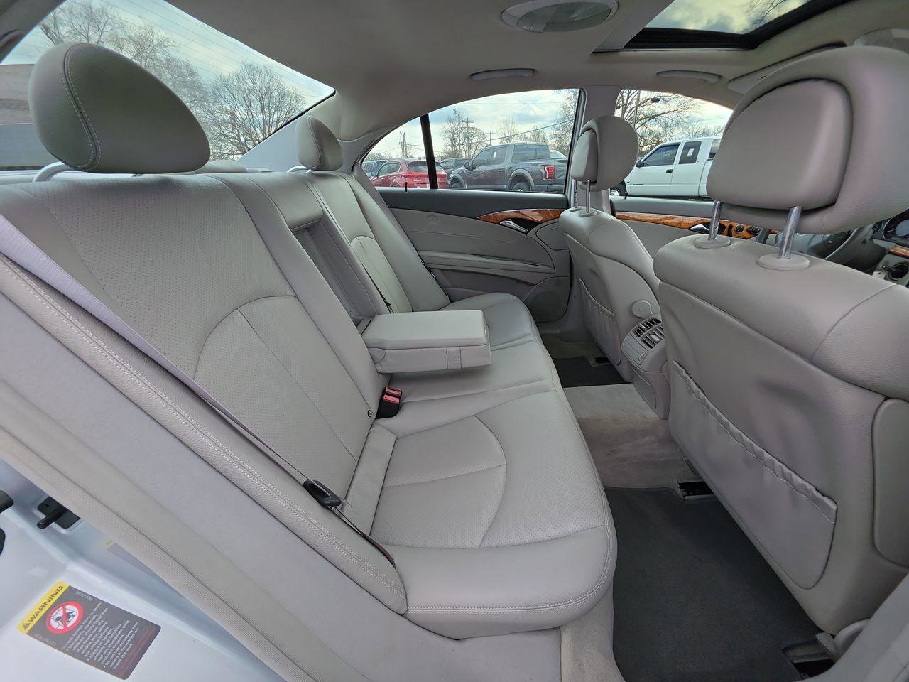 Used 2006 Mercedes-Benz E 350 4MATIC Sedan w/ Premium Pkg image 7