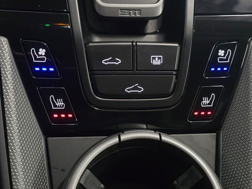 Certified 2022 Porsche 911 Carrera image 44