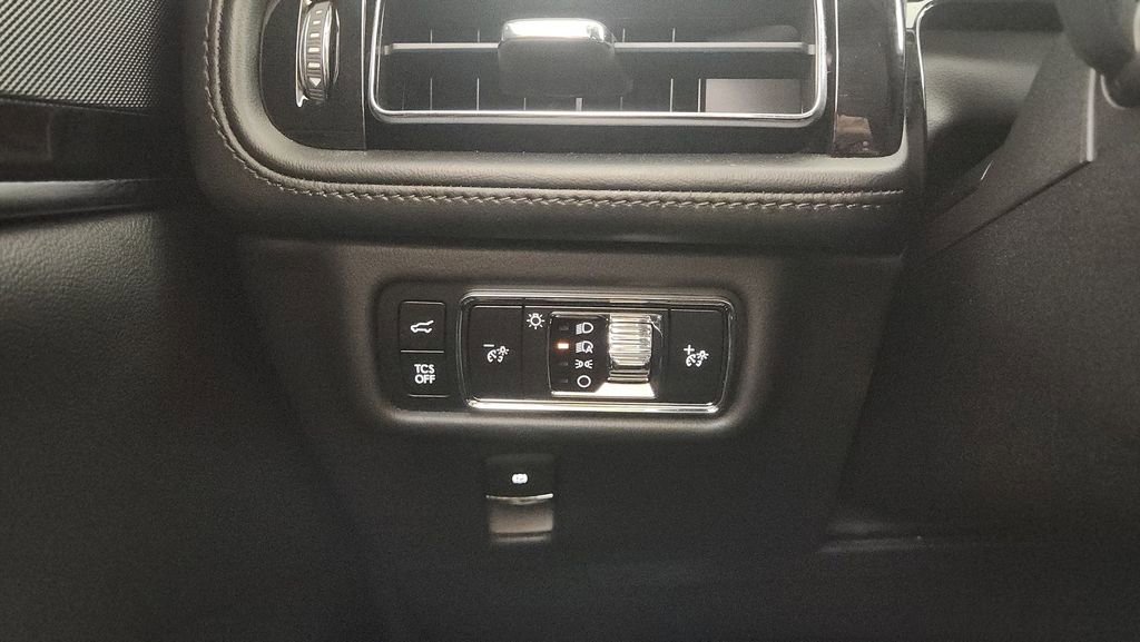 Used 2023 Lincoln Nautilus AWD image 22