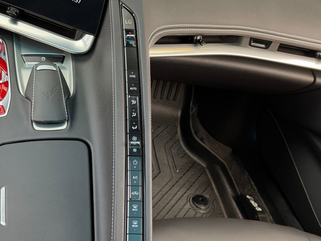 Used 2022 Chevrolet Corvette Stingray Coupe w/ 1LT image 32