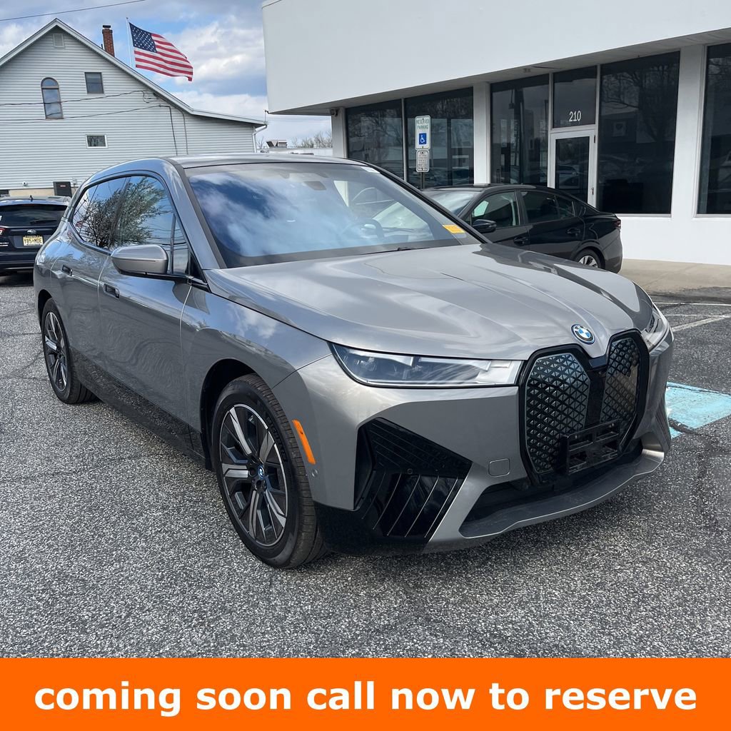 Used 2023 BMW iX xDrive50 w/ Ultimate Package 2 image 1