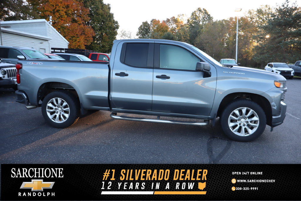 Used 2019 Chevrolet Silverado 1500 Custom w/ Custom Value Package AWD/4WD image 1