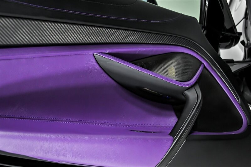 Used 2019 McLaren 720S RWD image 18