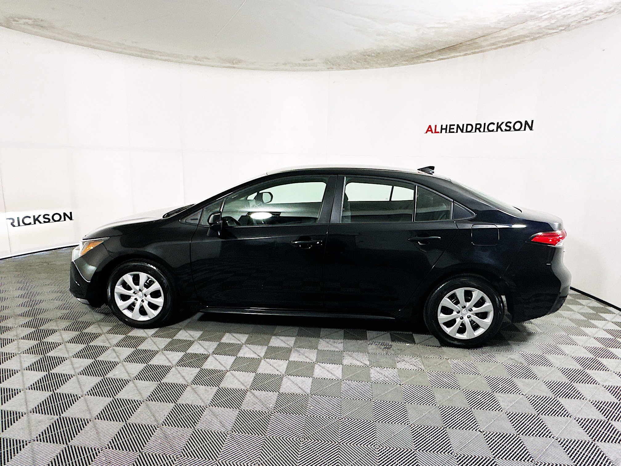 Used 2024 Toyota Corolla LE image 6