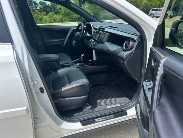 Used 2018 Toyota RAV4 SE w/ Power Extra Value Package AWD/4WD image 18
