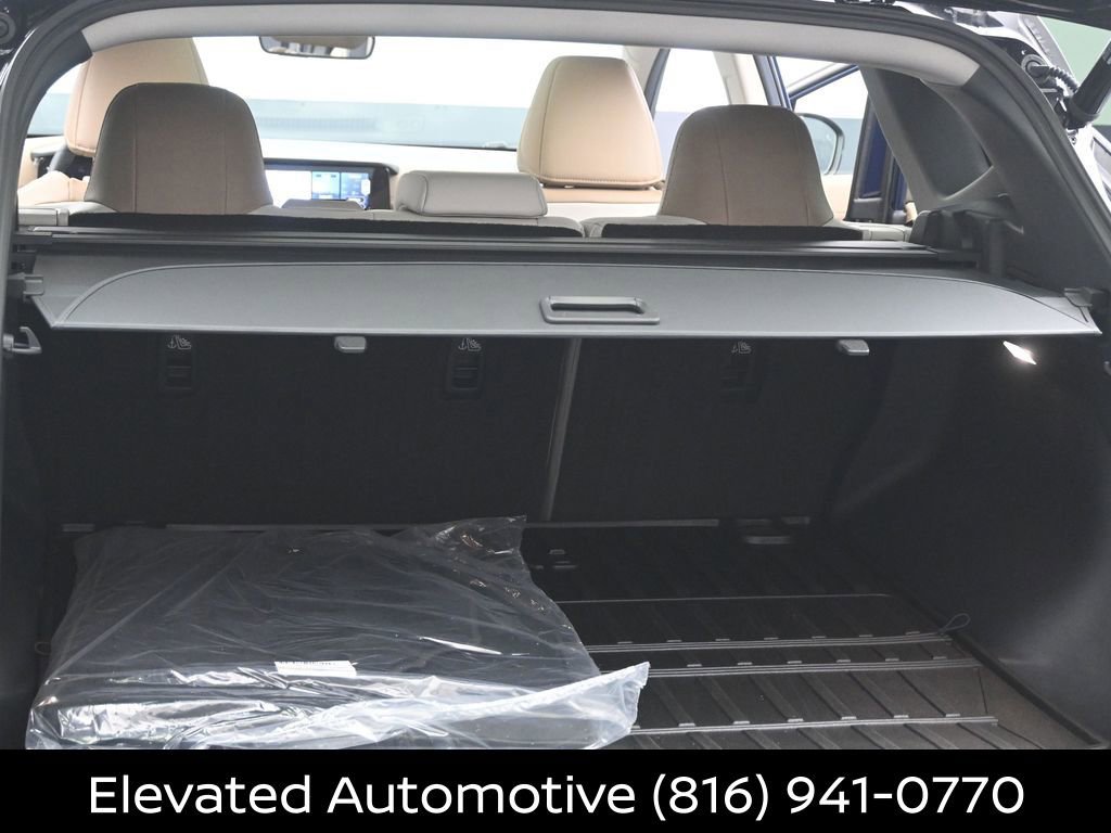 Certified 2025 Nissan Murano Platinum w/ Cargo Package AWD/4WD image 22