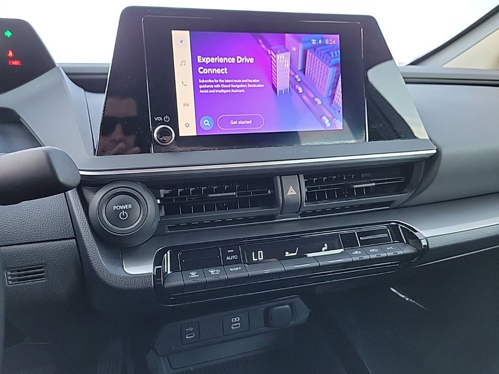 Used 2025 Toyota Prius LE FWD image 8