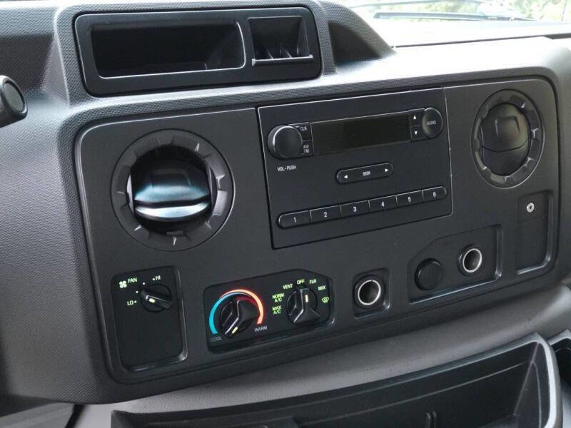 Used 2015 Ford E-350 and Econoline 350 Super Duty w/ Power Windows & Locks Group image 17
