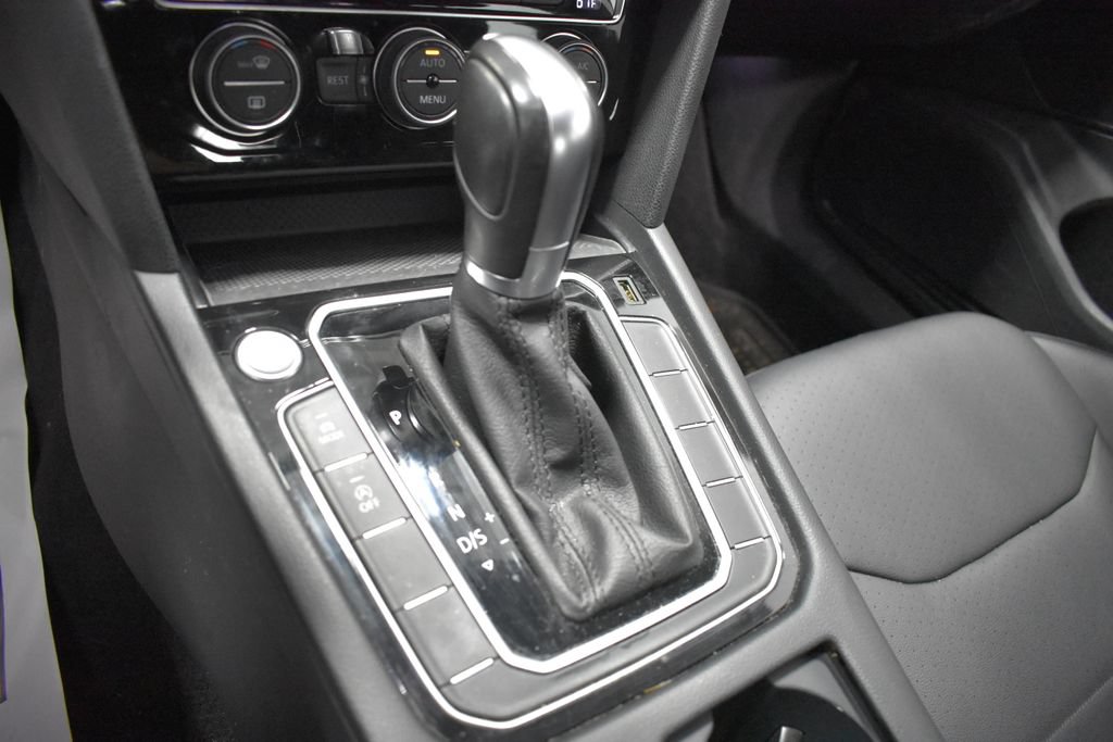Used 2019 Volkswagen Arteon SE FWD image 18