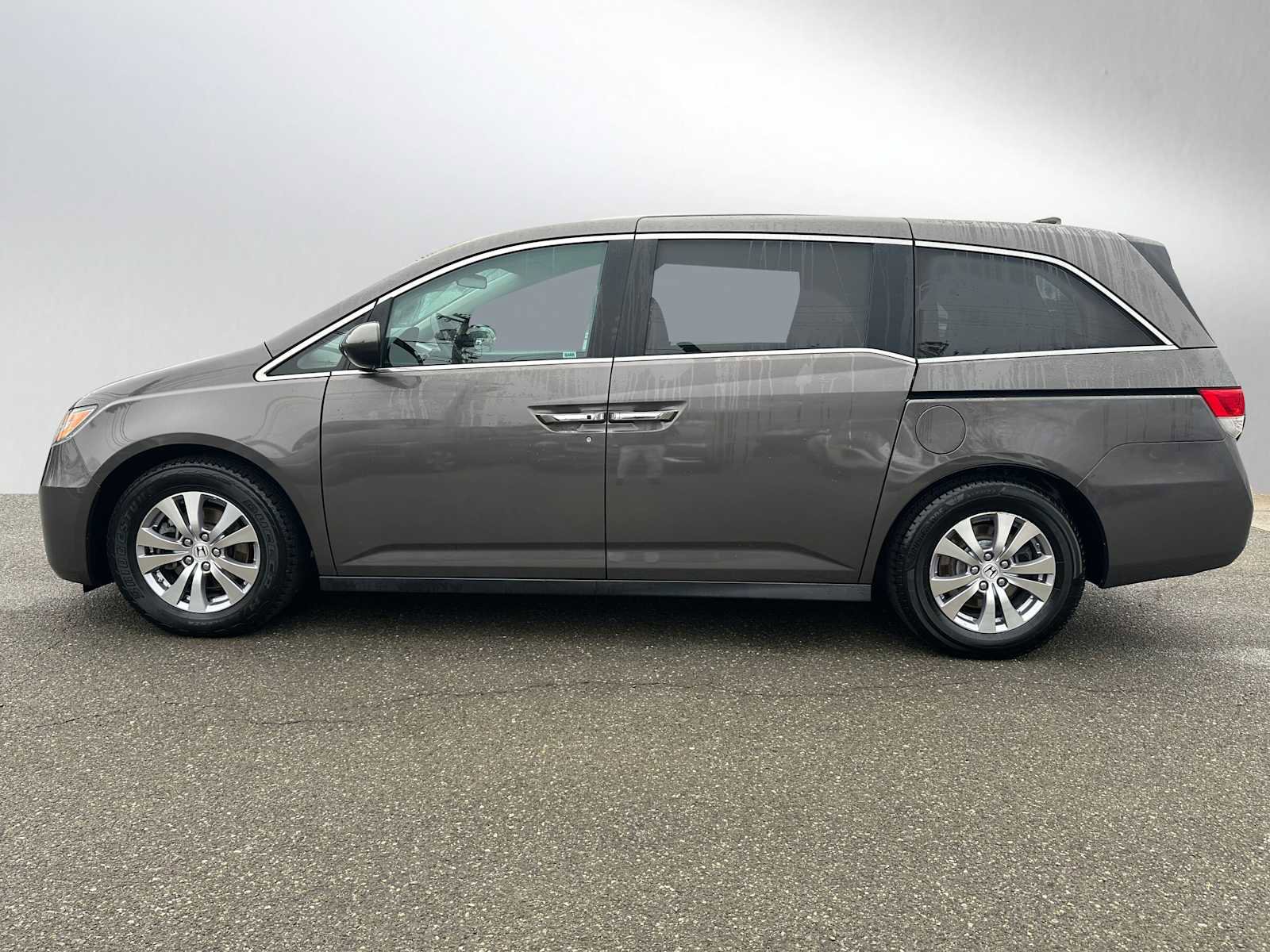 Used 2016 Honda Odyssey SE image 6