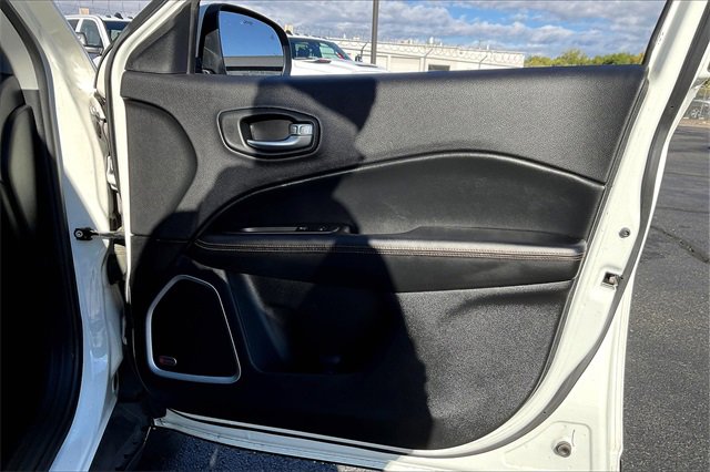 Used 2017 Jeep Compass Limited w/ Navigation Group image 19