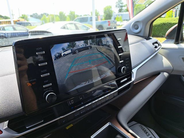 Certified 2022 Toyota Sienna XLE w/ XLE Plus Package FWD image 17