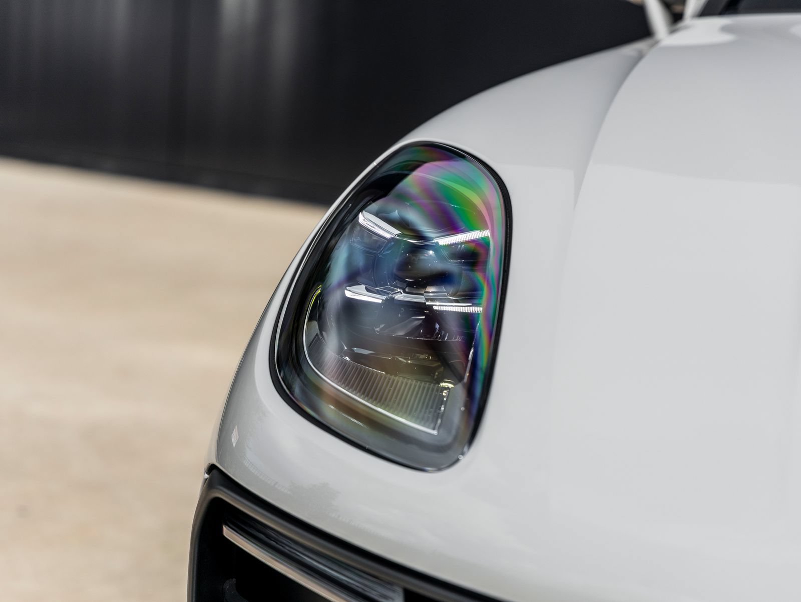 Certified 2026 Porsche Macan AWD/4WD image 17