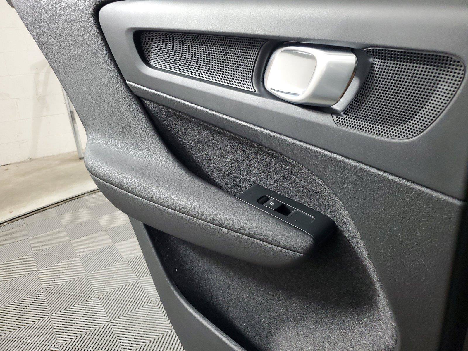New 2026 Volvo XC40 B4 Plus w/ Protection Package Premier FWD image 18