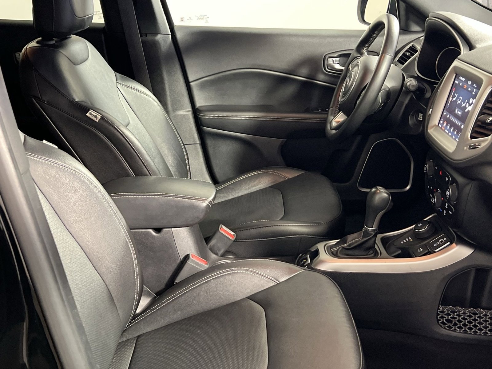 Used 2021 Jeep Compass 80th Special Edition image 28