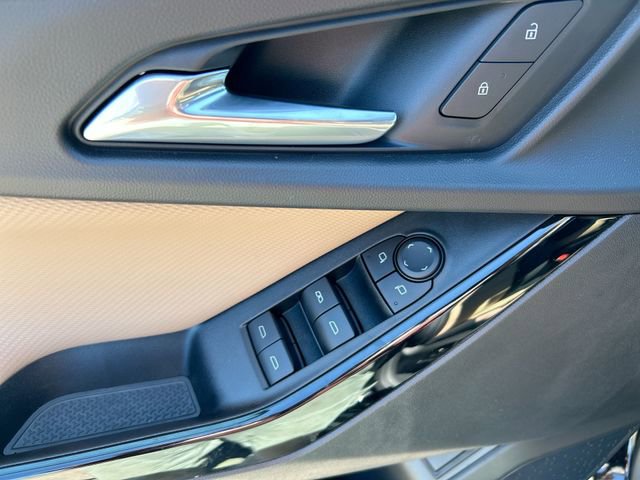 New 2025 Chevrolet Equinox ACTIV w/ Safety and Technology Package image 24