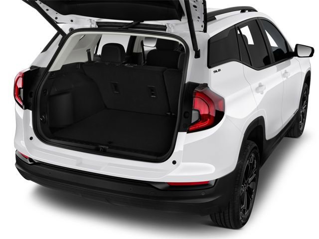 Used 2023 GMC Terrain SLT w/ Tech Package FWD image 7