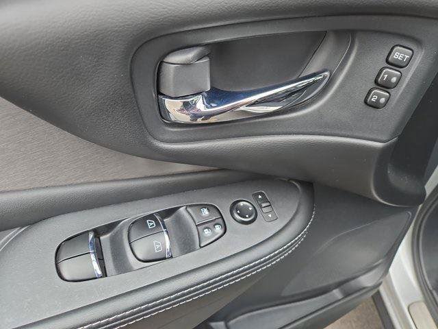 Used 2023 Nissan Murano SL w/ Cargo Package image 14