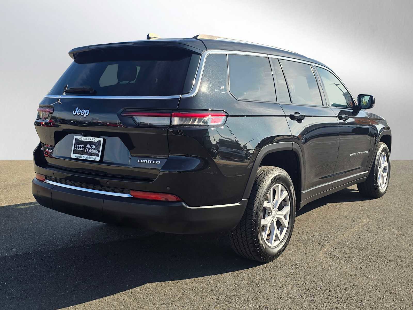 Used 2021 Jeep Grand Cherokee L Limited image 3