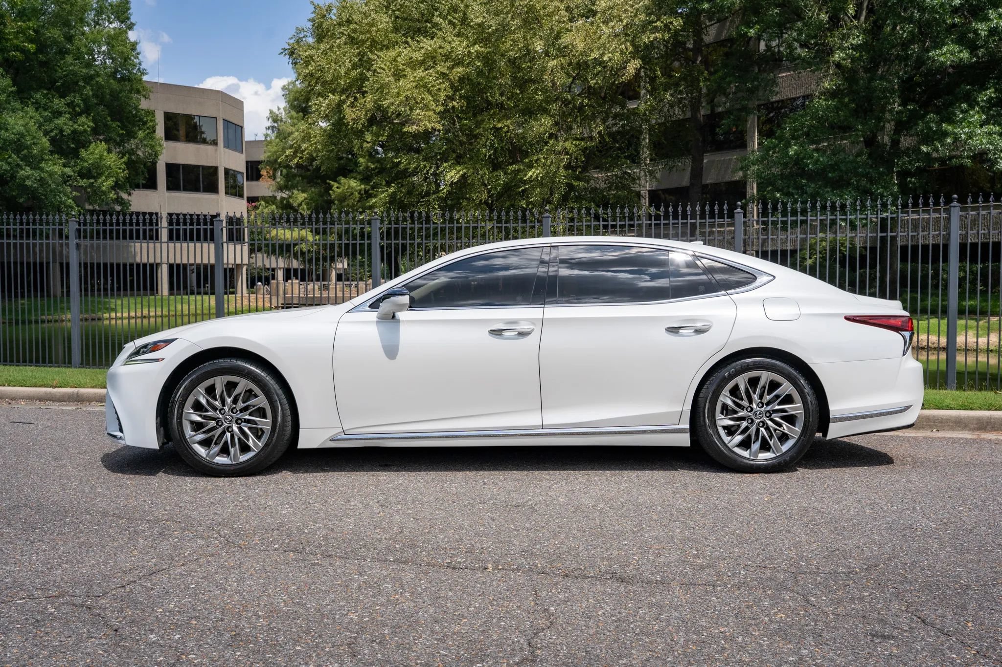 Used 2018 Lexus LS 500 w/ Interior Upgrade Package RWD image 9