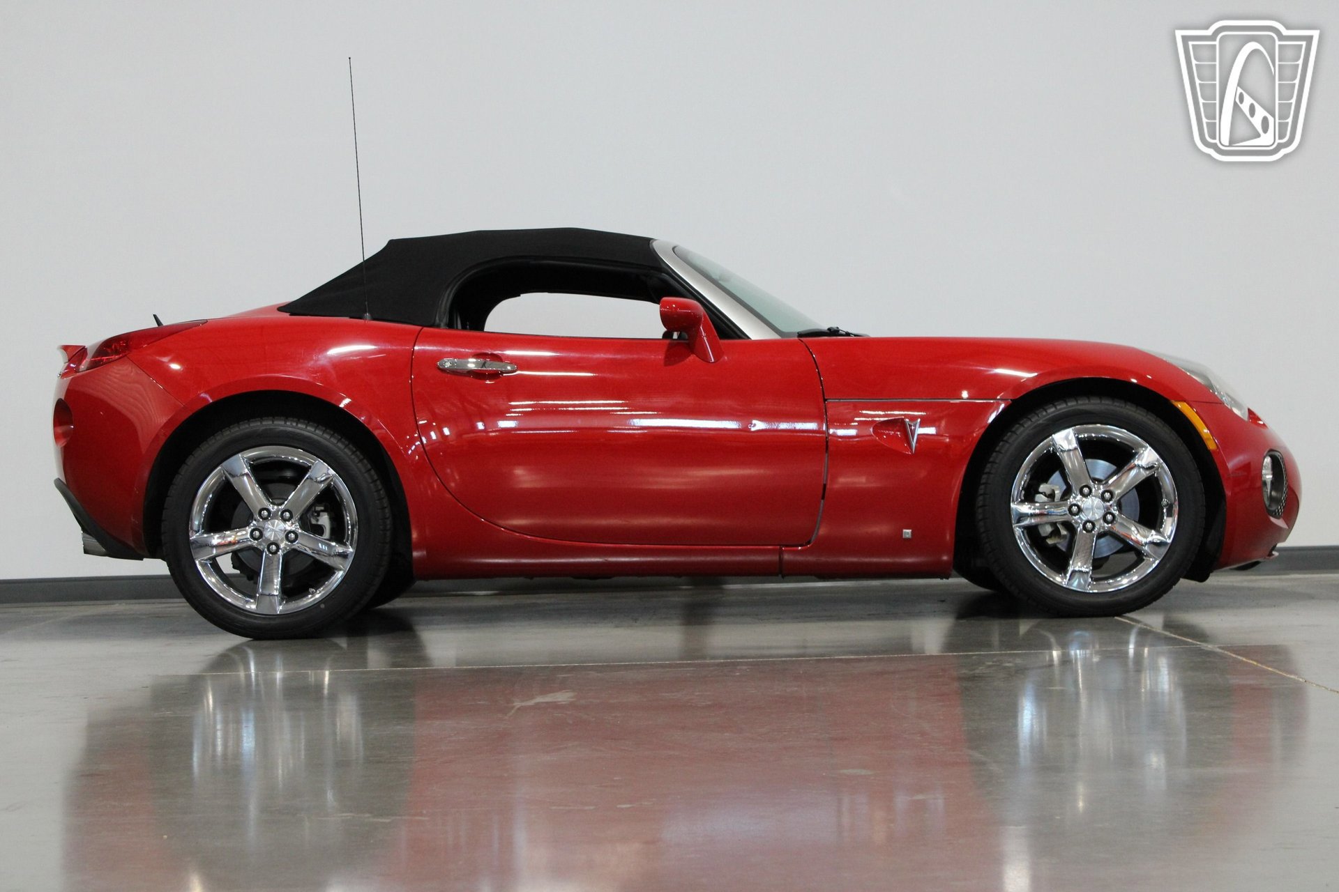 Used 2008 Pontiac Solstice GXP w/ Premium Package image 16