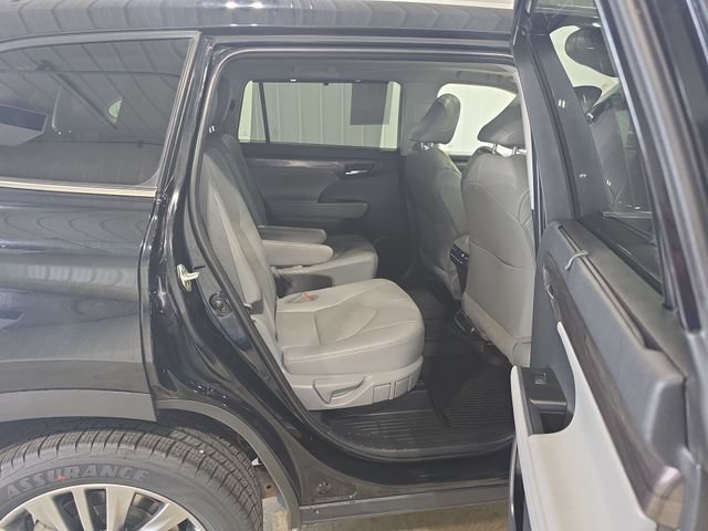 Used 2020 Toyota Highlander Platinum AWD/4WD image 31