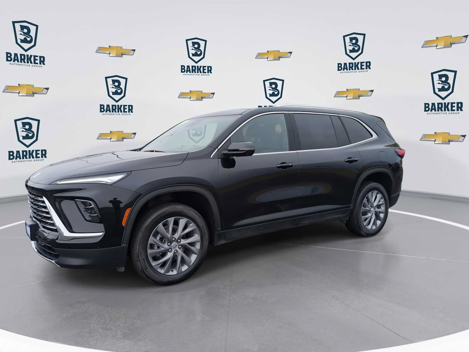 Used 2025 Buick Enclave Preferred AWD/4WD image 4