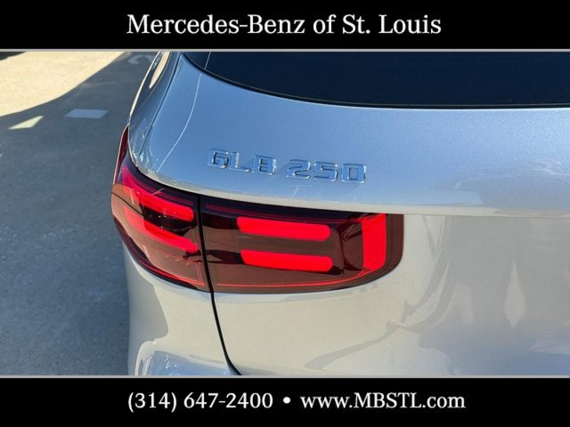 New 2026 Mercedes-Benz GLB 250 4MATIC image 4
