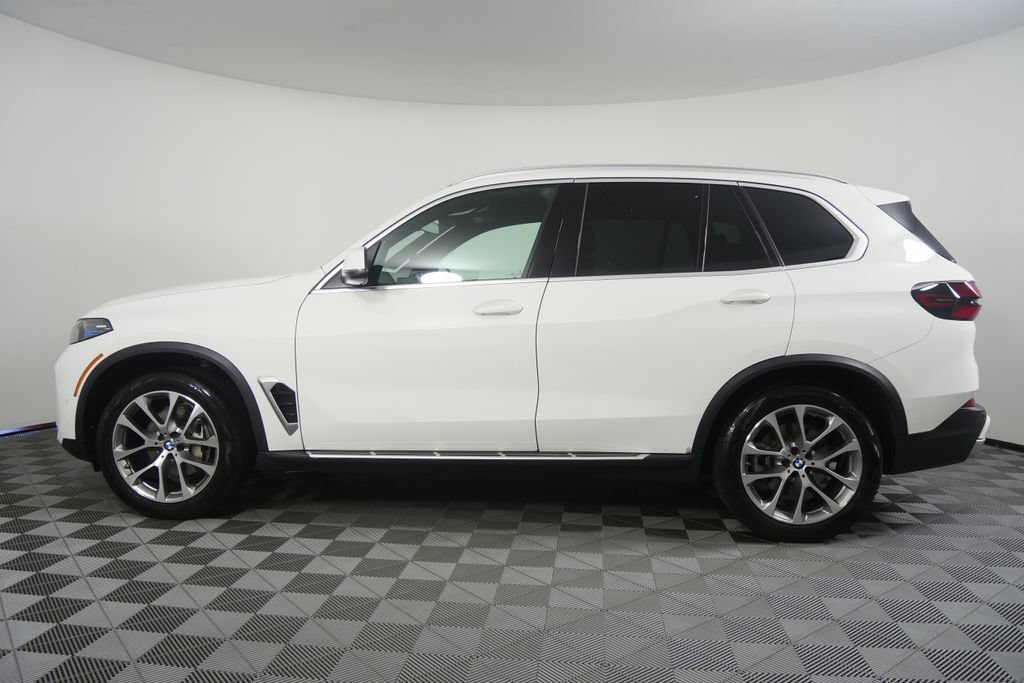 Certified 2026 BMW X5 sDrive40i w/ Climate Comfort Package RWD image 2