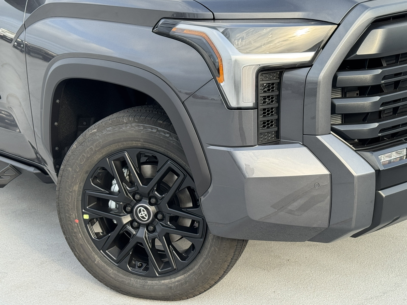 New 2026 Toyota Tundra Limited AWD/4WD image 10